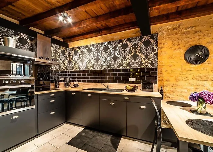 בית נופש Le Secret D'enoiseuses - Centre Historique סרלה-לה קנדה